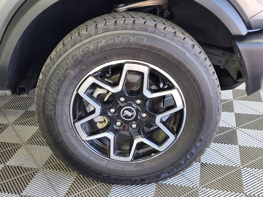 Used 2025 Ford Bronco 4-Door AWD/4WD image 9