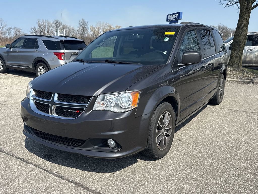 Used 2017 Dodge Grand Caravan SXT image 4