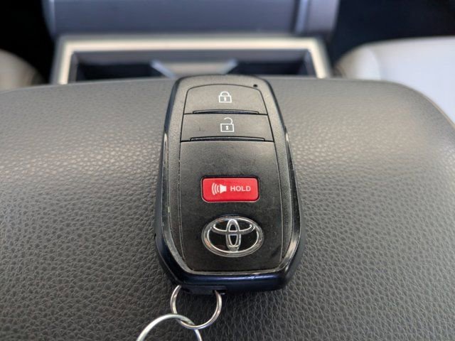 Used 2025 Toyota Tacoma SR5 image 27