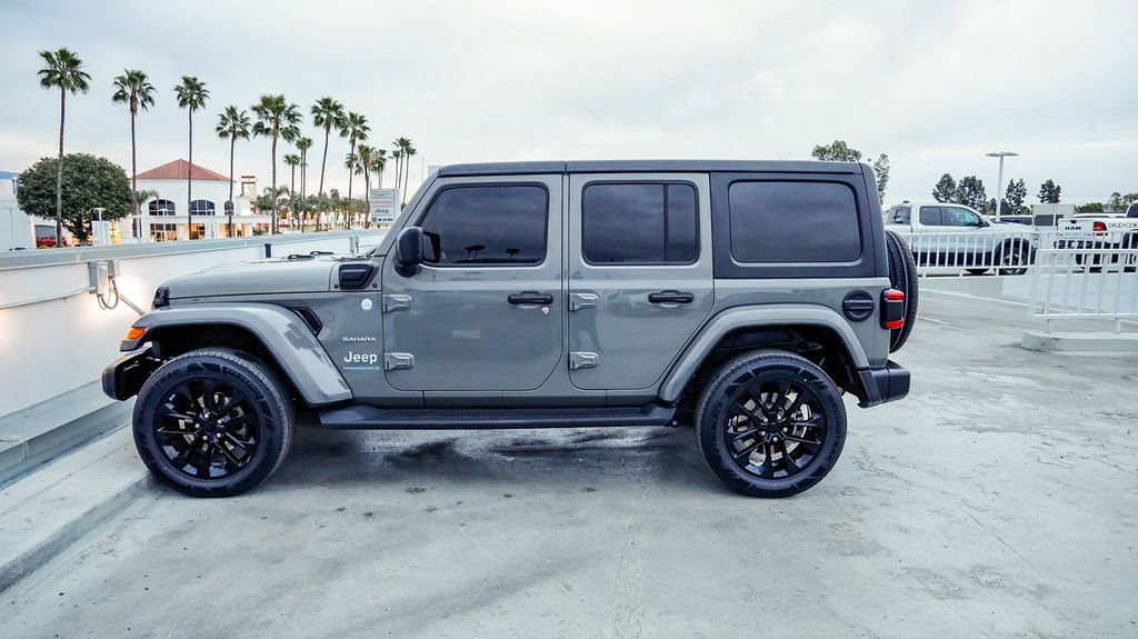 Used 2023 Jeep Wrangler Unlimited Sahara w/ Cold Weather Group AWD/4WD image 14