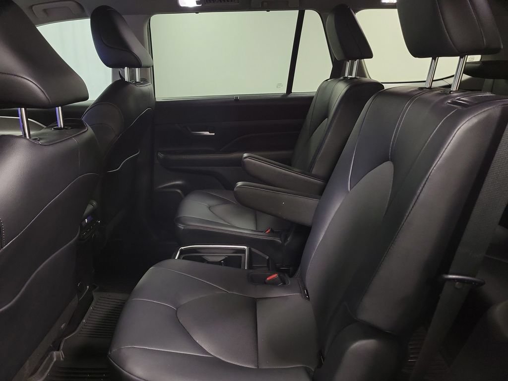 Used 2026 Toyota Grand Highlander AWD image 30