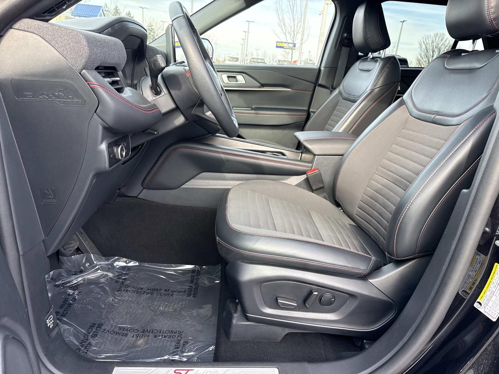 Used 2025 Ford Explorer ST-Line image 30