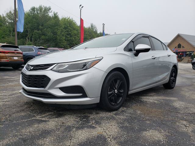 Used 2017 Chevrolet Cruze LT w/ Convenience Package FWD image 3