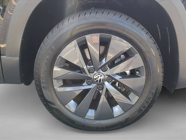 Used 2024 Volkswagen Taos S FWD image 4