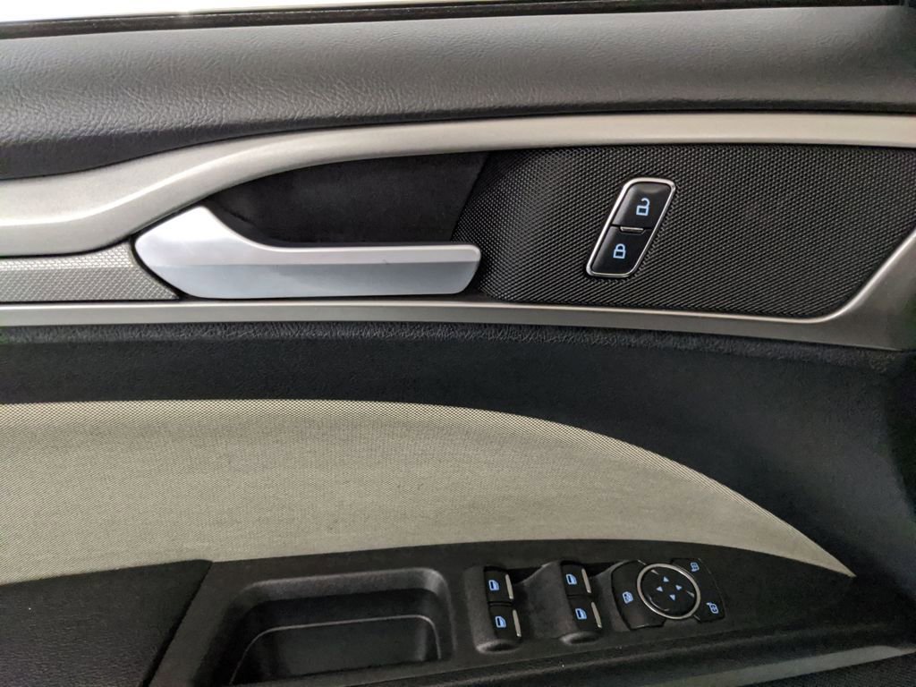 Used 2017 Ford Fusion S image 15