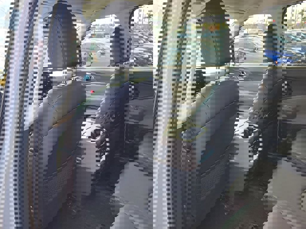 New 2026 Kia Carnival SX image 17