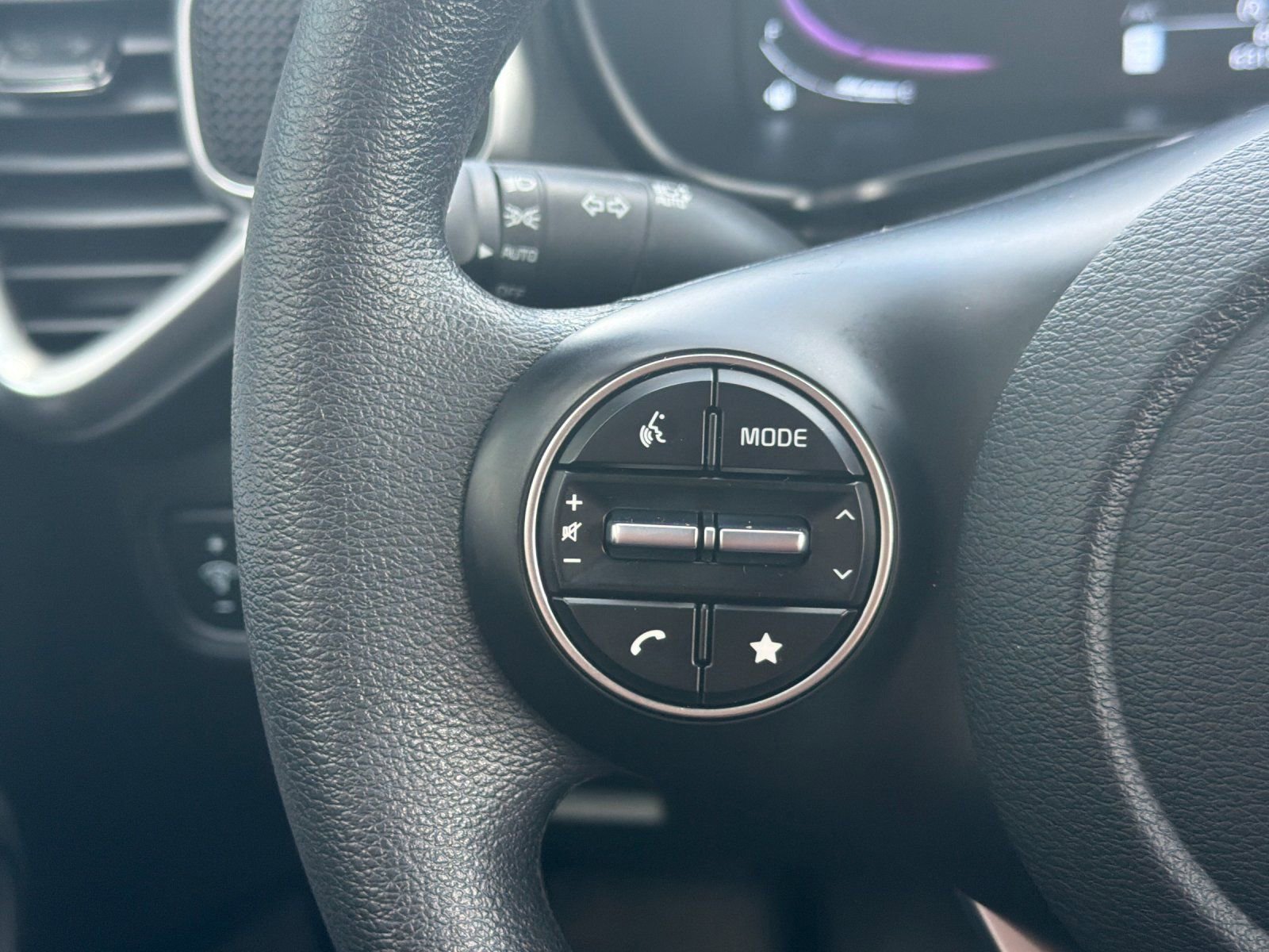 Used 2024 Kia Soul LX w/ Option Group 015 FWD image 24