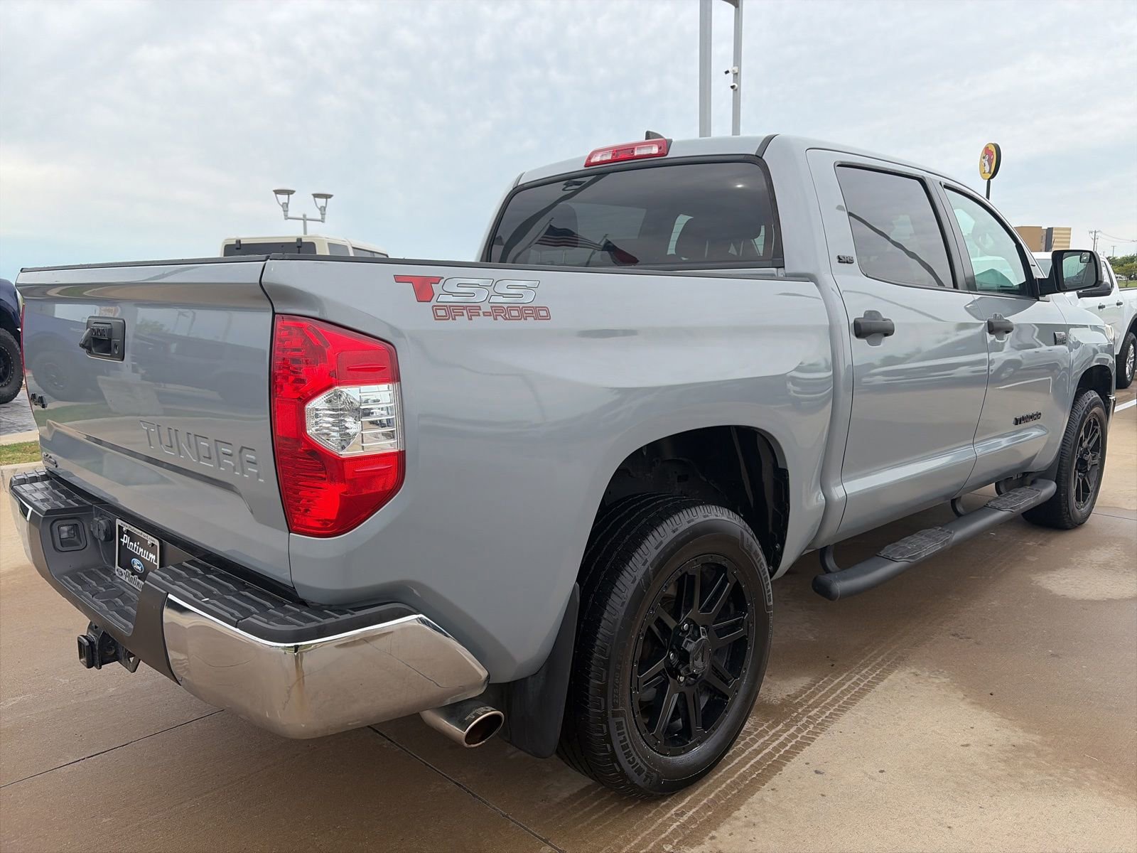 Used 2020 Toyota Tundra SR5 w/ SR5 Upgrade Package image 5