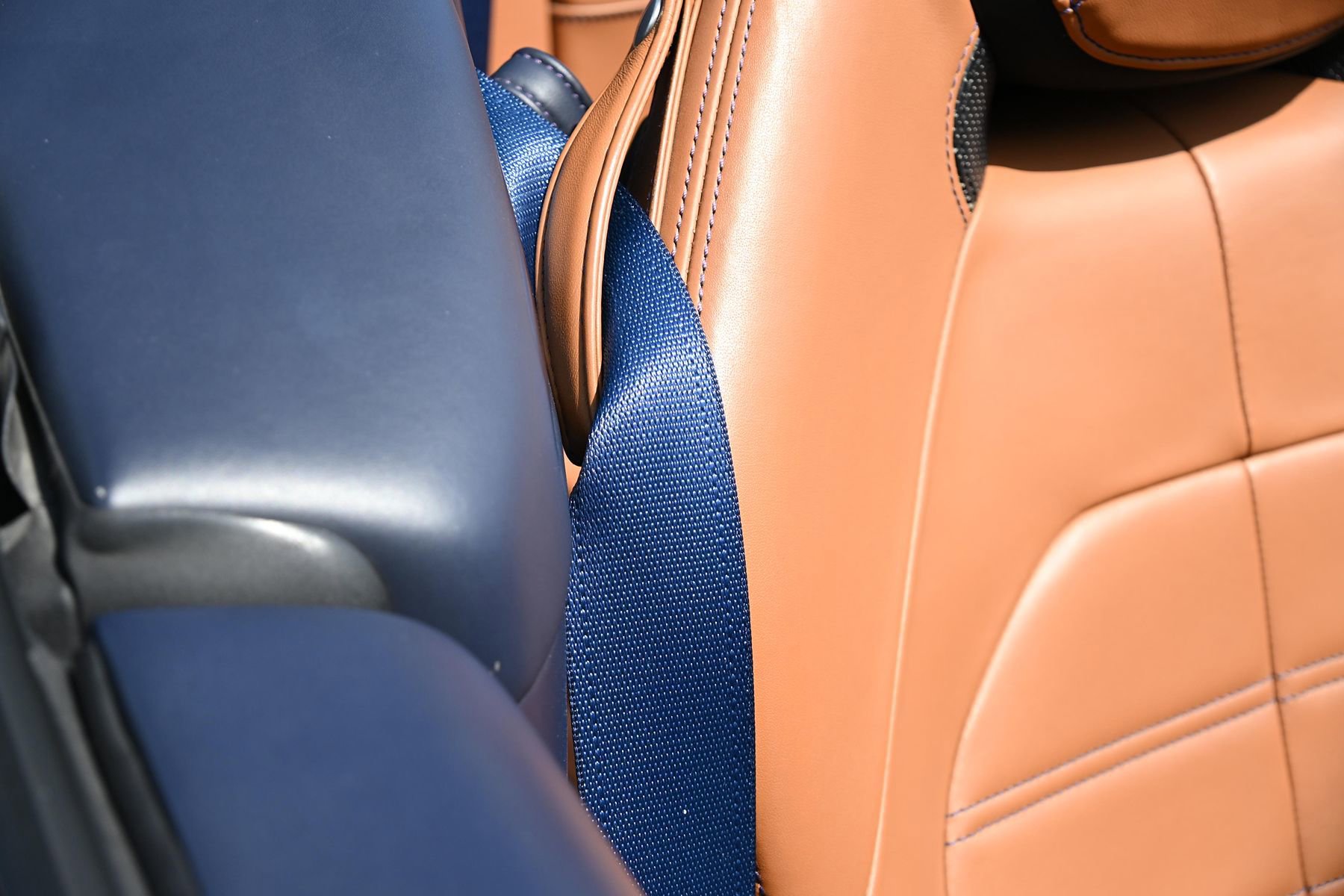 Used 2015 Ferrari California T RWD image 32