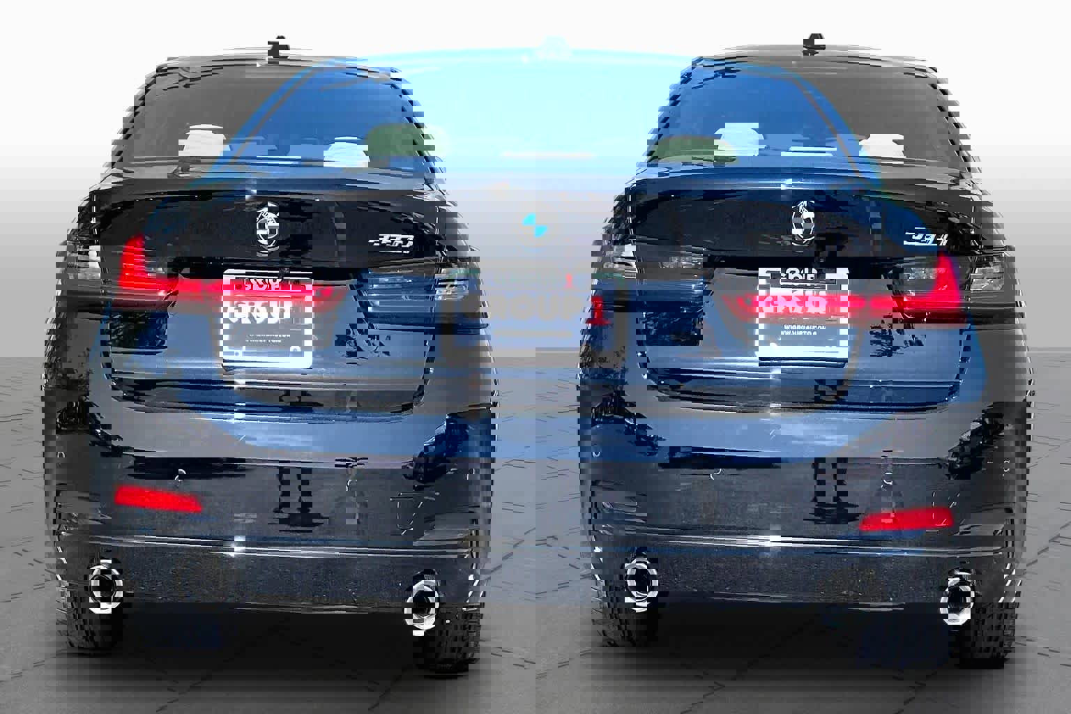 Certified 2025 BMW 330i Sedan w/ Convenience Package image 5