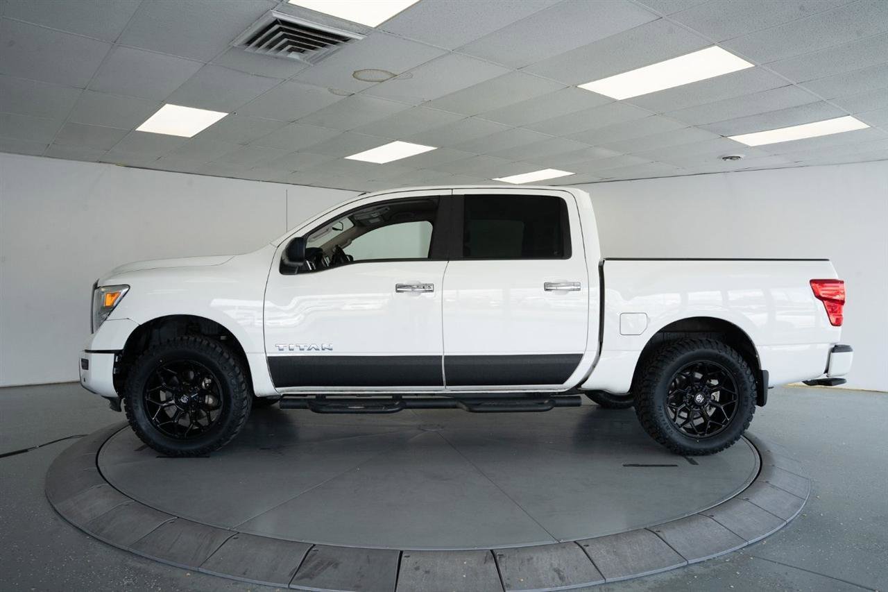 Used 2021 Nissan Titan SV w/ SV Convenience Package AWD/4WD image 4