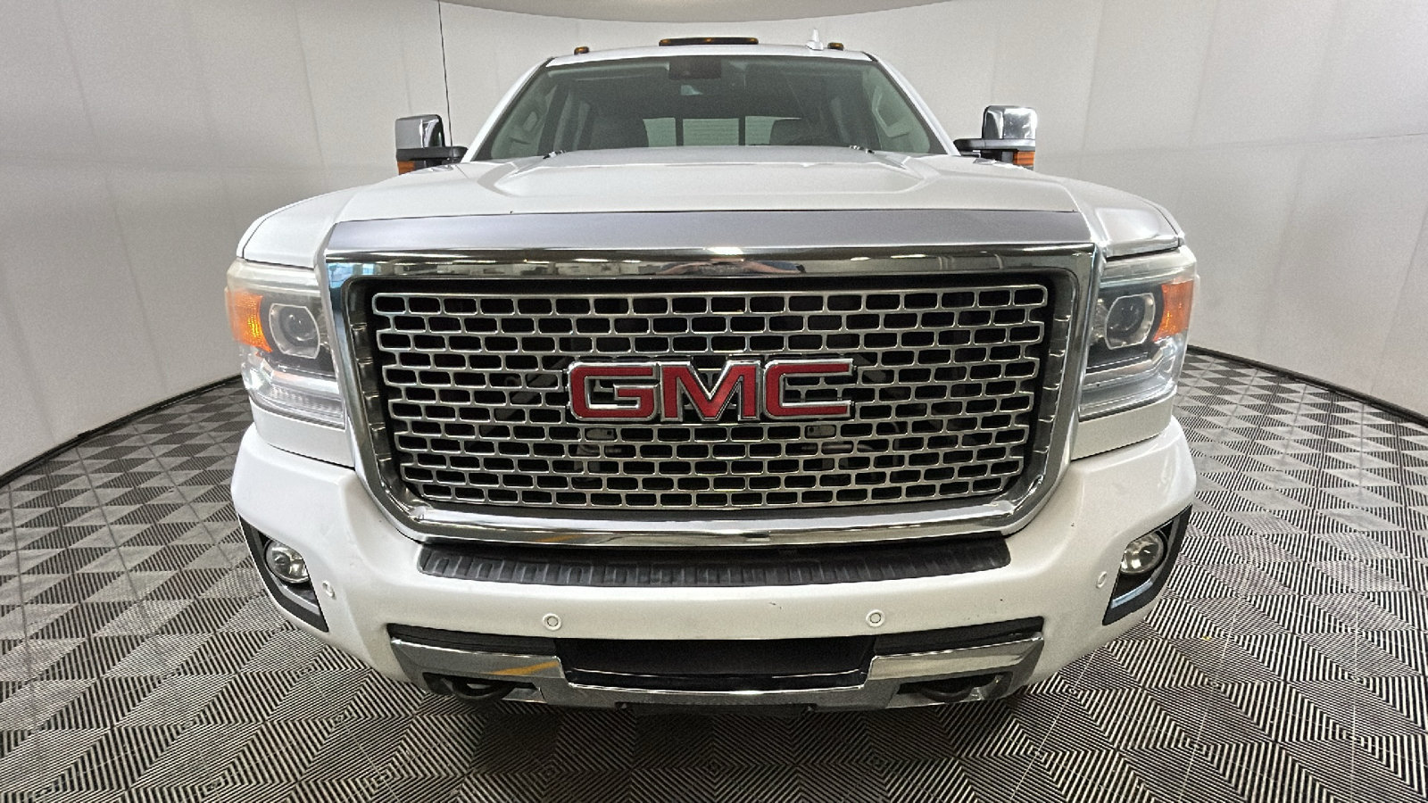 Used 2015 GMC Sierra 3500 Denali AWD/4WD image 7