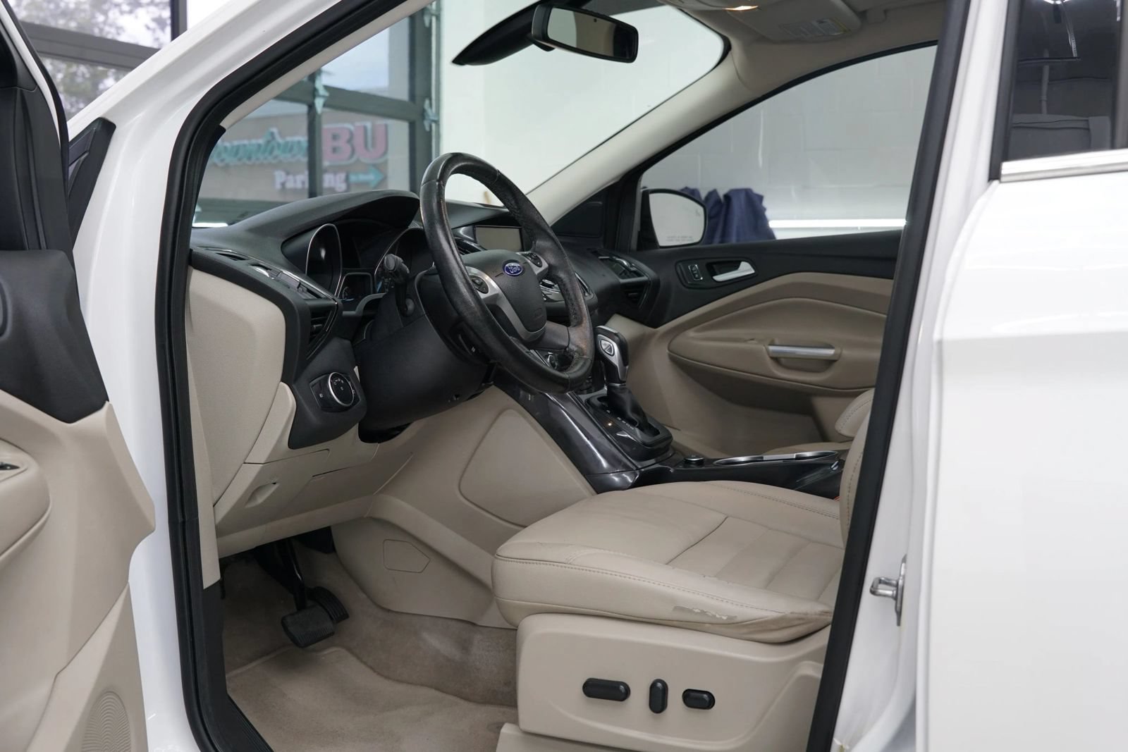 Used 2015 Ford Escape Titanium w/ Equipment Group 301A FWD image 19
