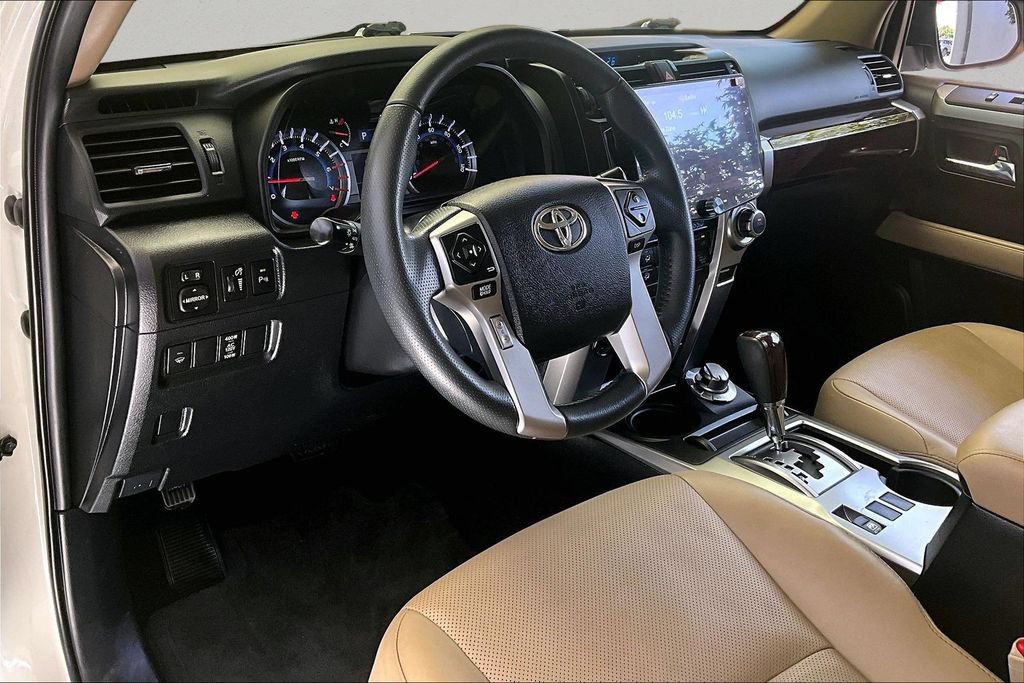 Used 2016 Toyota 4Runner Limited AWD/4WD image 19