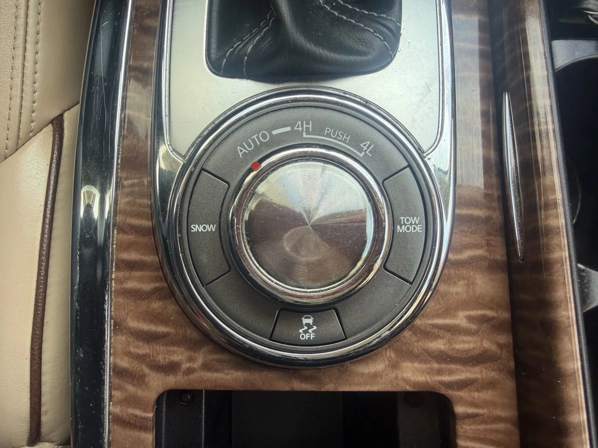 Used 2018 Nissan Armada SL w/ Premium Package image 24