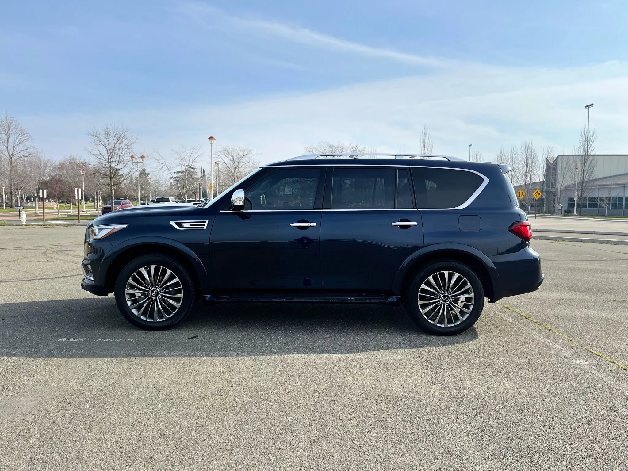 Used 2019 INFINITI QX80 Luxe w/ 22" Wheel Package image 8
