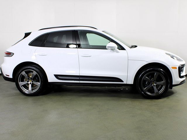 New 2026 Porsche Macan image 8