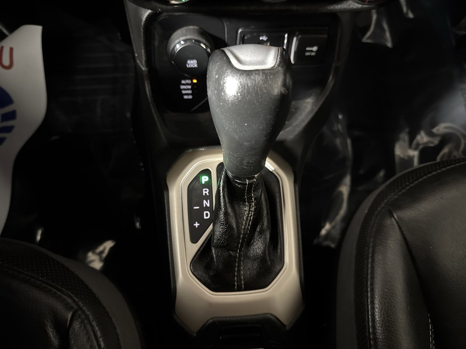 Used 2016 Jeep Renegade Limited image 22