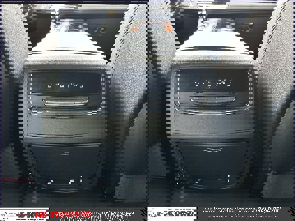 Used 2023 Cadillac Escalade Luxury w/ LPO, Illumination Package image 16