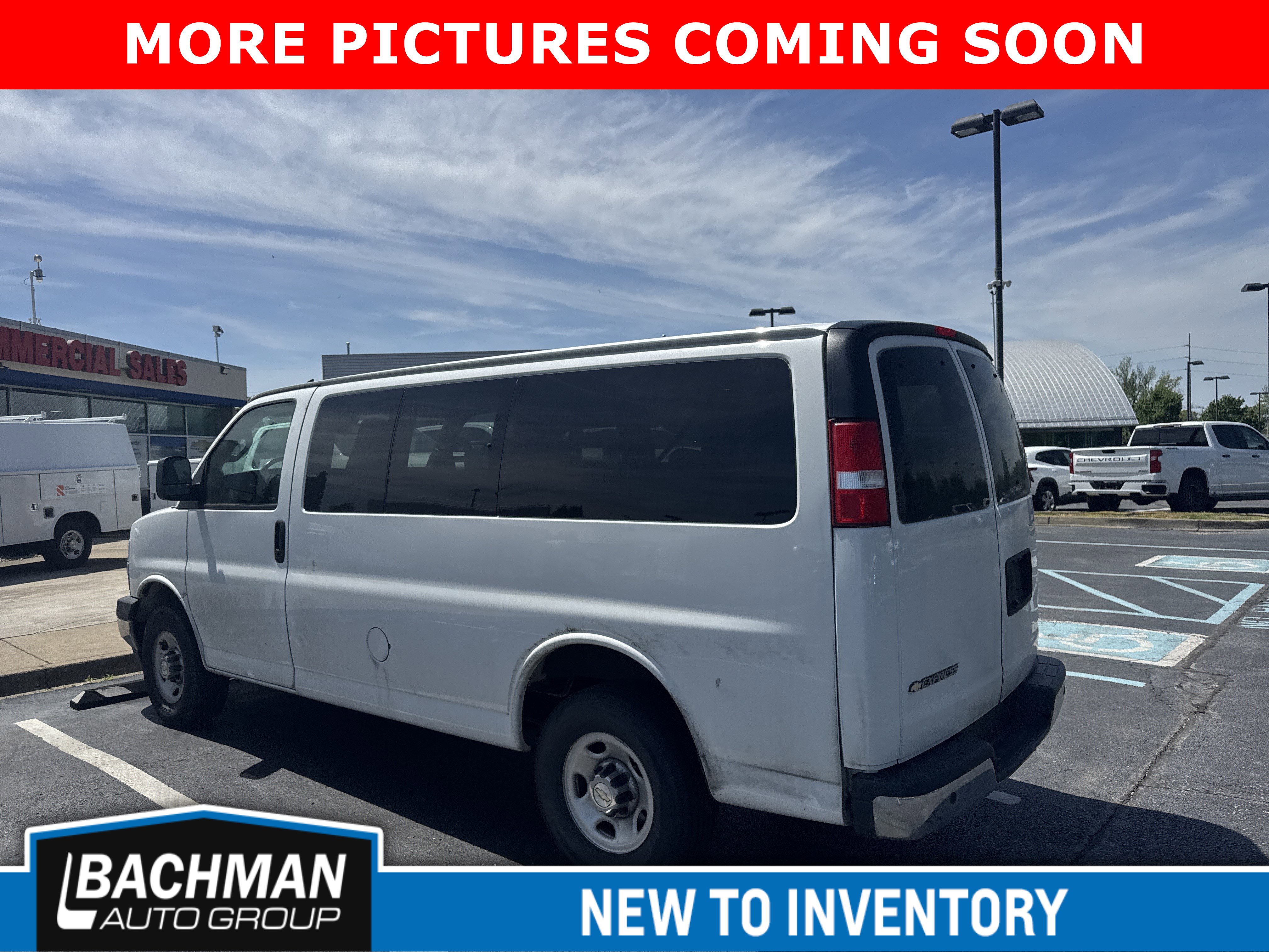 Used 2022 Chevrolet Express 2500 LT RWD image 11