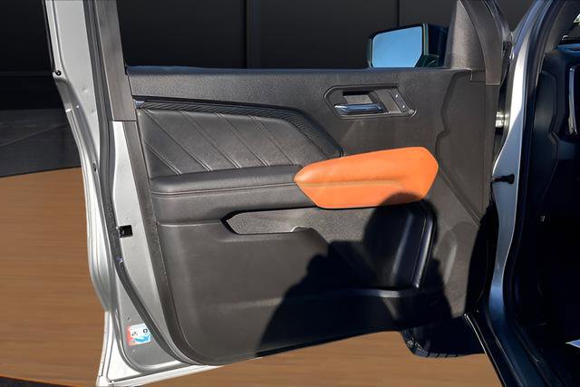 Used 2023 GMC Canyon AT4 image 11