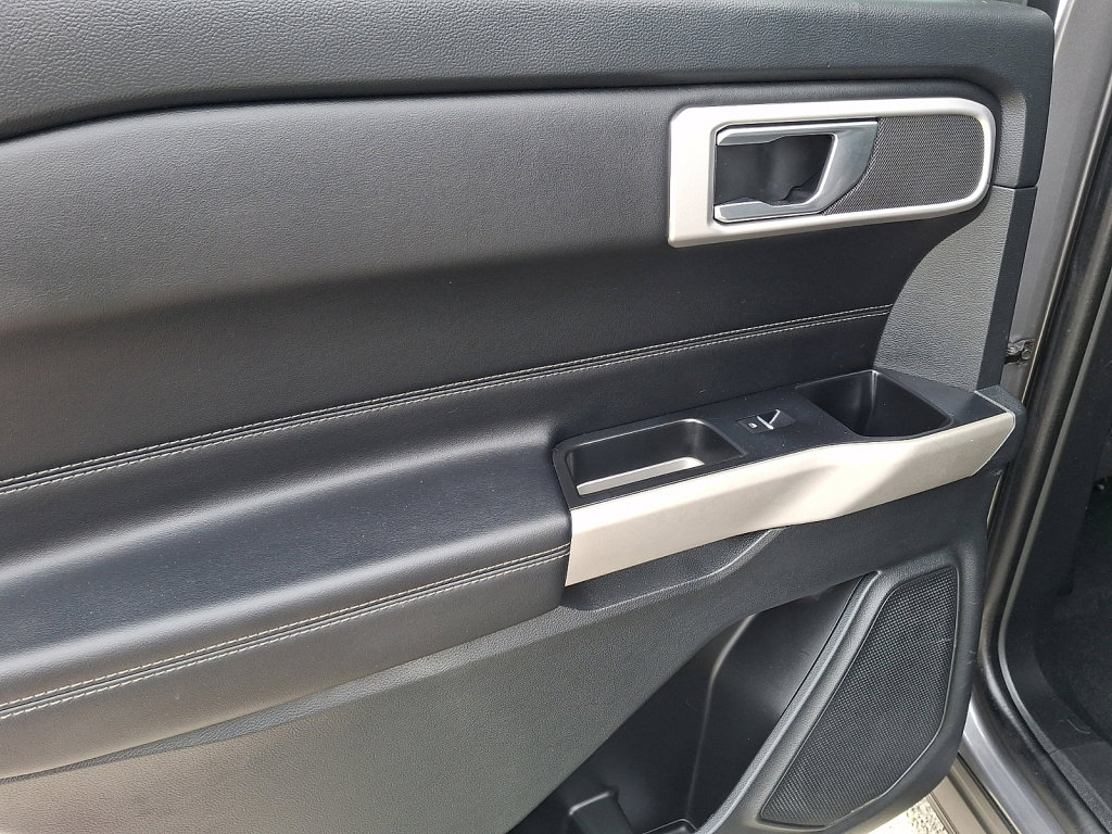 Used 2022 Ford Explorer XLT image 19