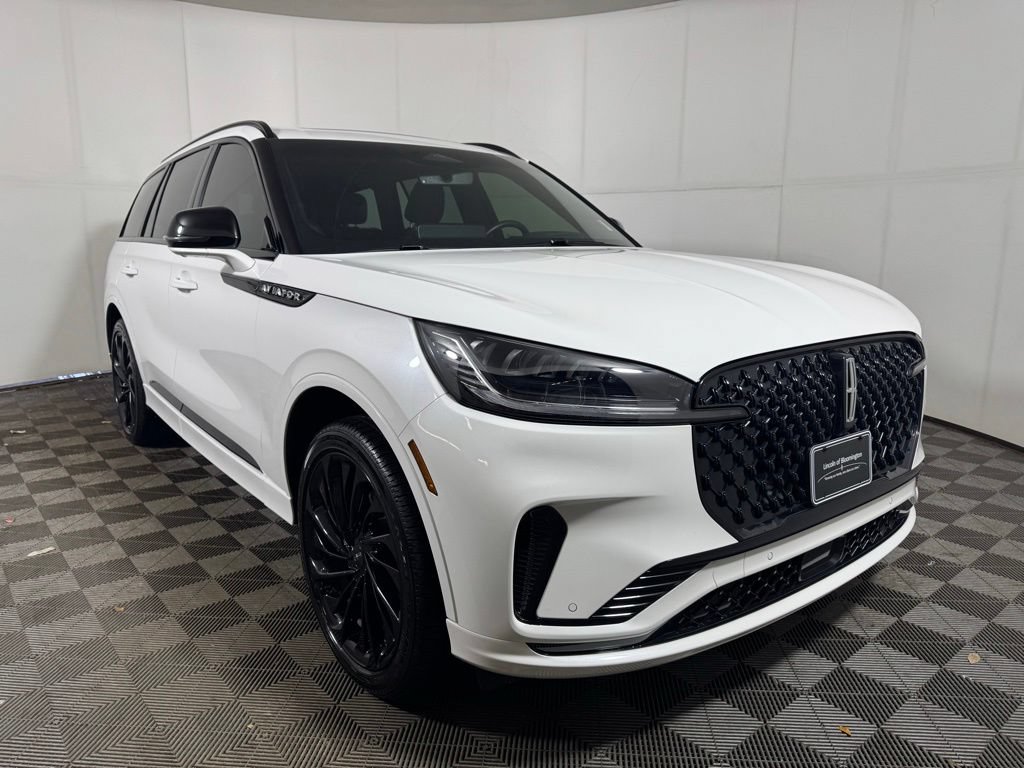 Certified 2025 Lincoln Aviator Reserve w/ Jet Appearance Package AWD/4WD image 7
