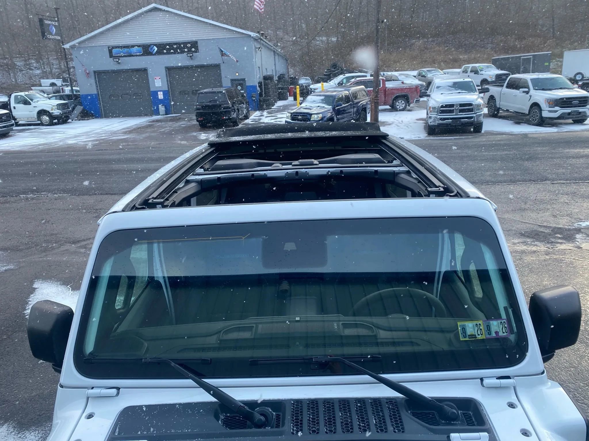 Used 2024 Jeep Wrangler Unlimited Rubicon 4xe w/ Technology Group image 19