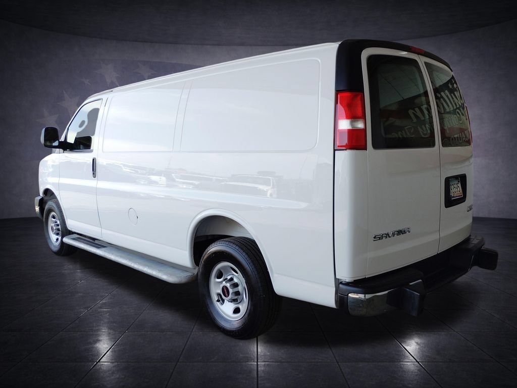 Used 2025 GMC Savana 2500 w/ Driver Convenience Package RWD image 3