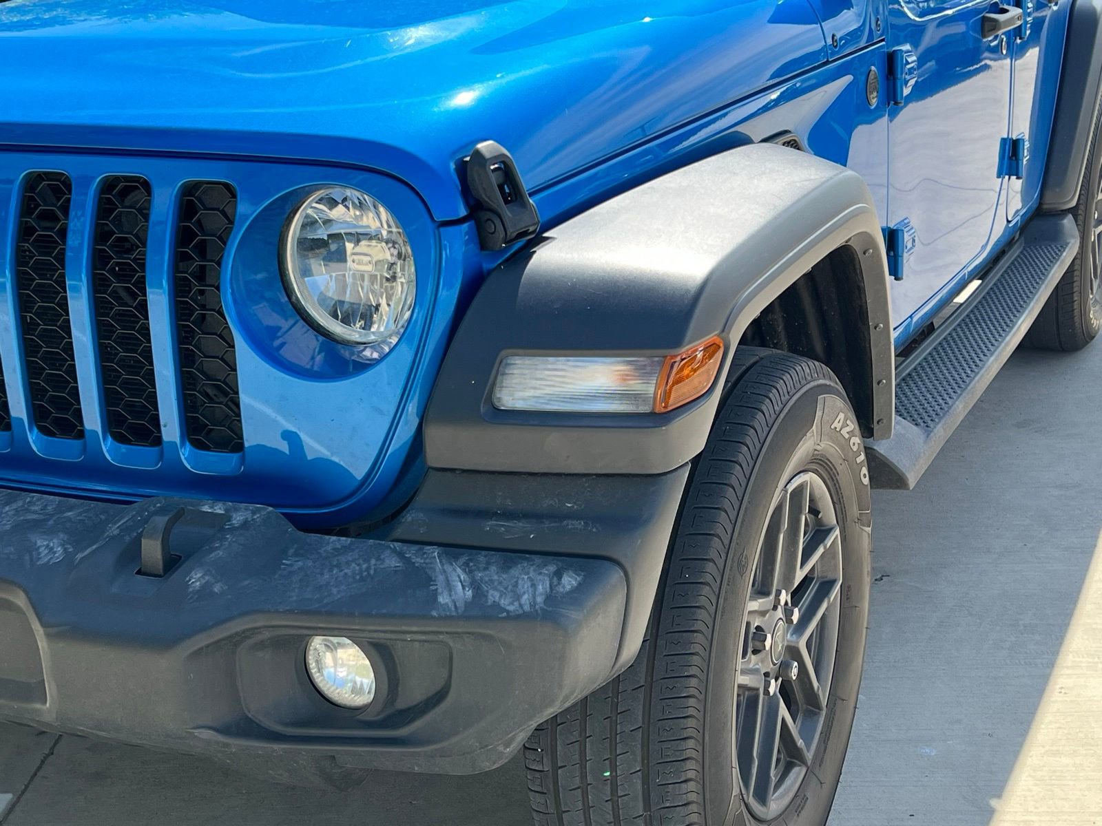 Used 2024 Jeep Wrangler Unlimited Sport AWD/4WD image 4