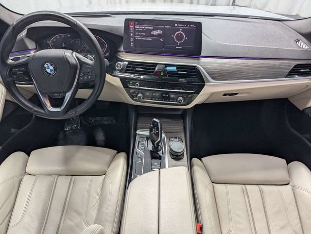 Used 2021 BMW 530i w/ Premium Package RWD image 6
