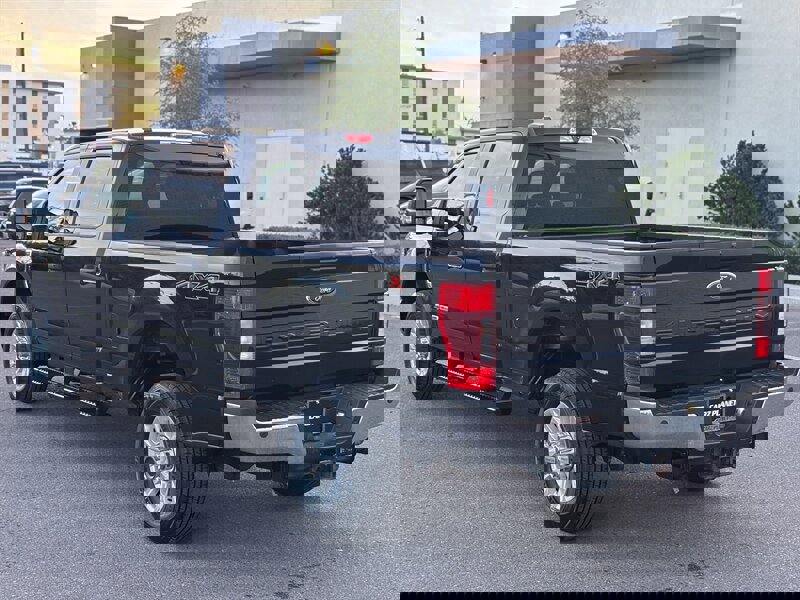 Used 2020 Ford F350 XLT image 3