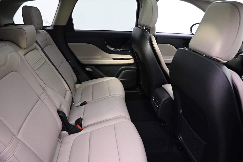 New 2026 Lincoln Corsair Reserve w/ Jet Appearance Package image 18