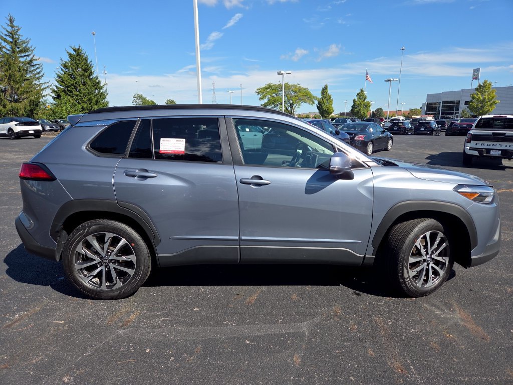 Used 2023 Toyota Corolla Cross XLE w/ Convenience Package FWD image 28