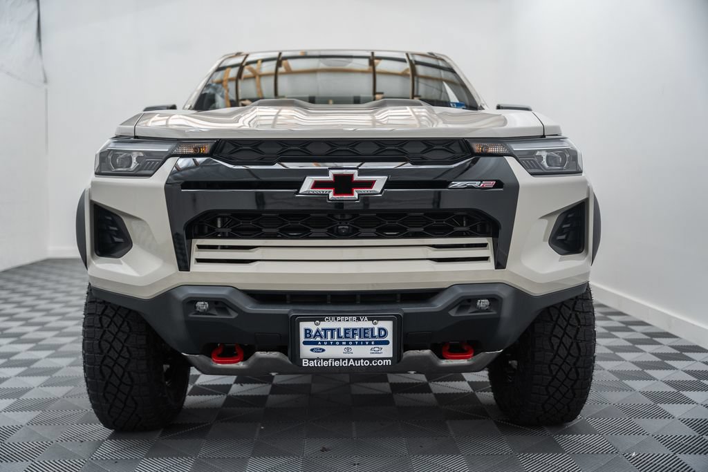 New 2026 Chevrolet Colorado ZR2 w/ Midnight Edition AWD/4WD image 2