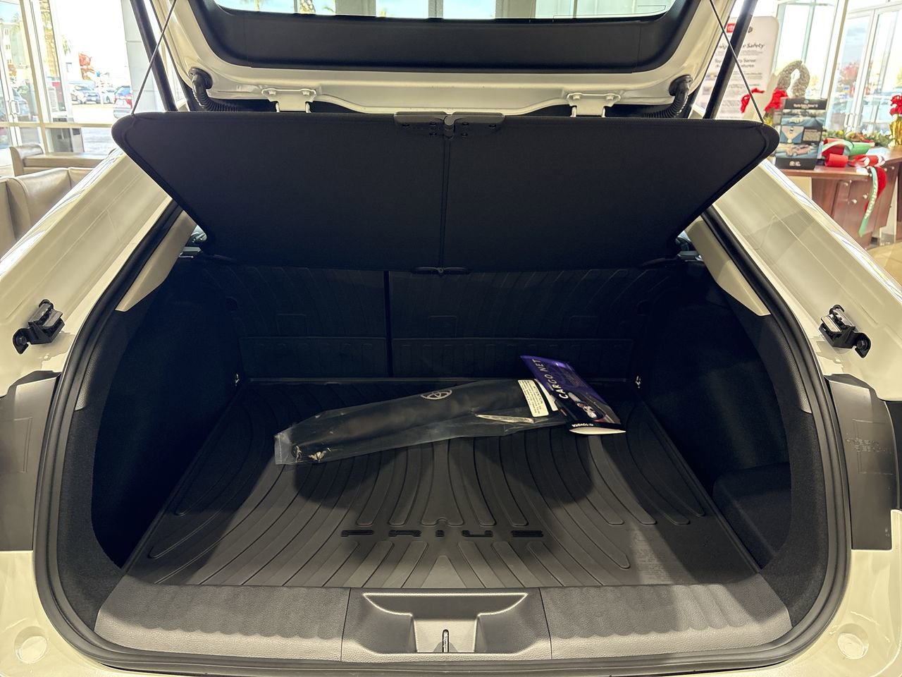 New 2026 Toyota Prius FWD image 25