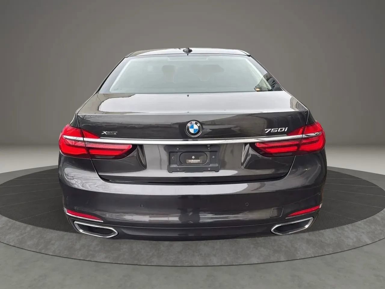 Used 2016 BMW 750i xDrive AWD/4WD image 4