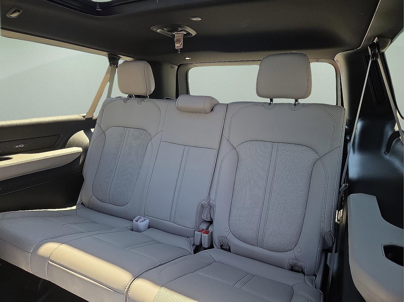 New 2026 Jeep Grand Wagoneer L Limited AWD/4WD image 10