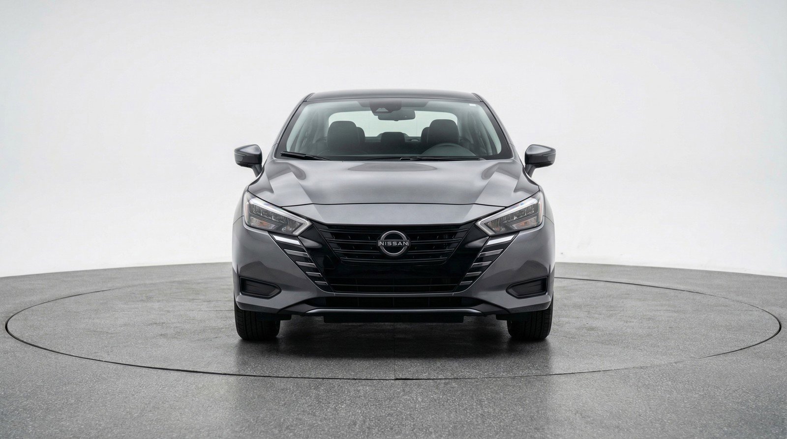 Used 2025 Nissan Versa SV image 2