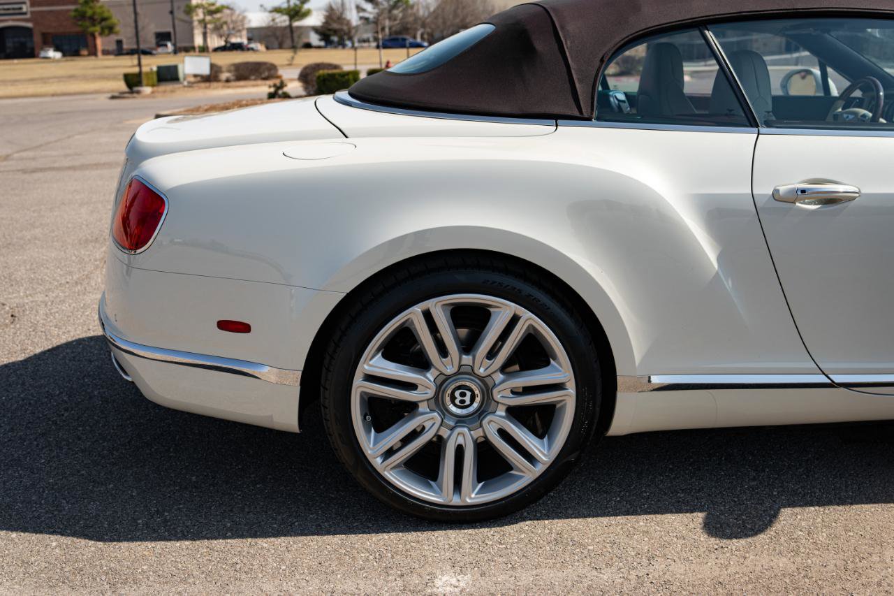 Used 2017 Bentley Continental GT image 15
