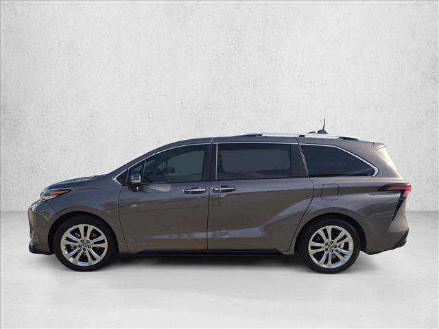 Used 2022 Toyota Sienna Platinum image 9