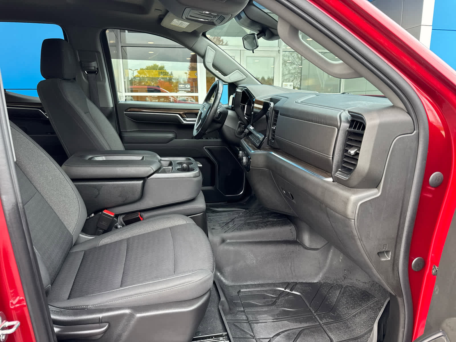 Used 2022 Chevrolet Silverado 1500 LT w/ Protection Package image 4