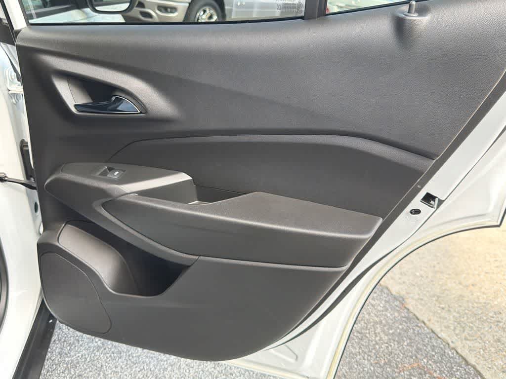 Used 2024 Chevrolet Trax RS w/ Driver Confidence Package FWD image 15