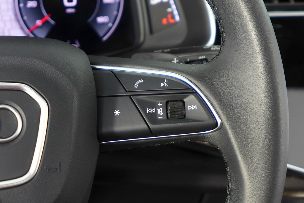 Used 2023 Audi Q7 2.0T Premium Plus w/ Premium Plus Package AWD/4WD image 29