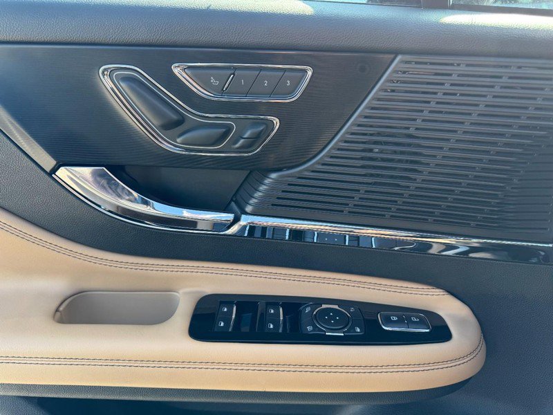 Certified 2022 Lincoln Corsair Reserve w/ Equipment Group 201A image 25