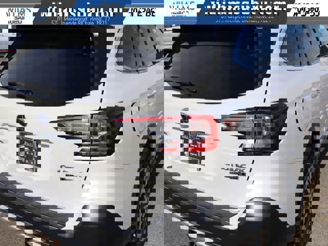 Used 2022 Subaru Outback Touring image 12