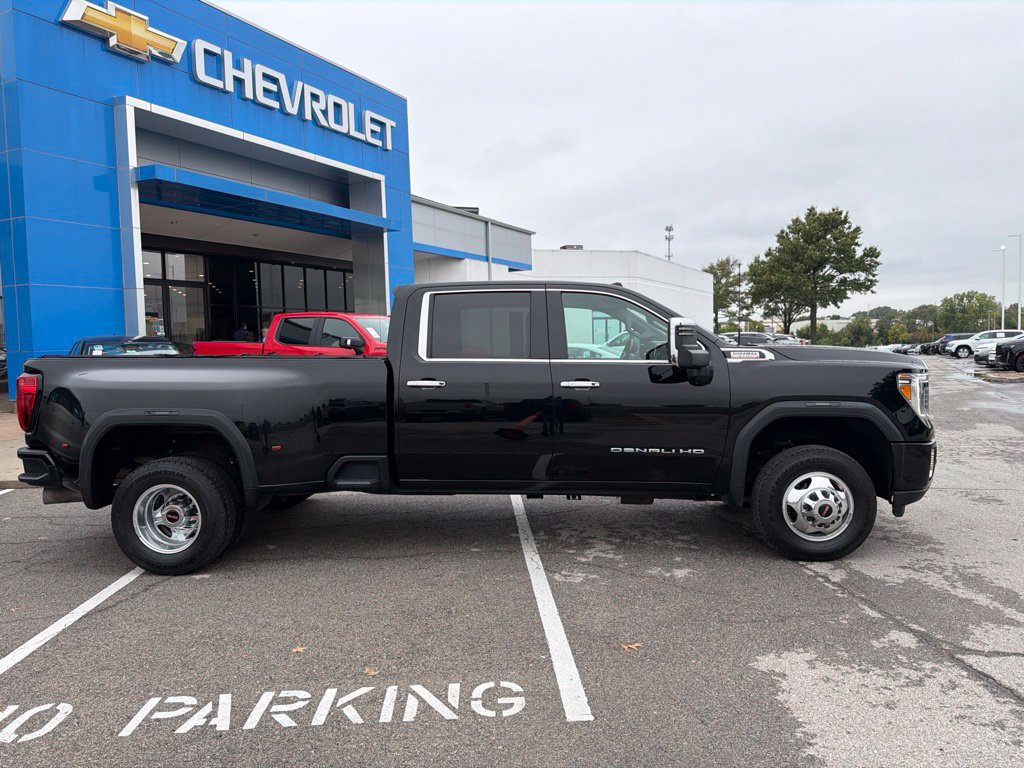 Used 2022 GMC Sierra 3500 Denali AWD/4WD image 2