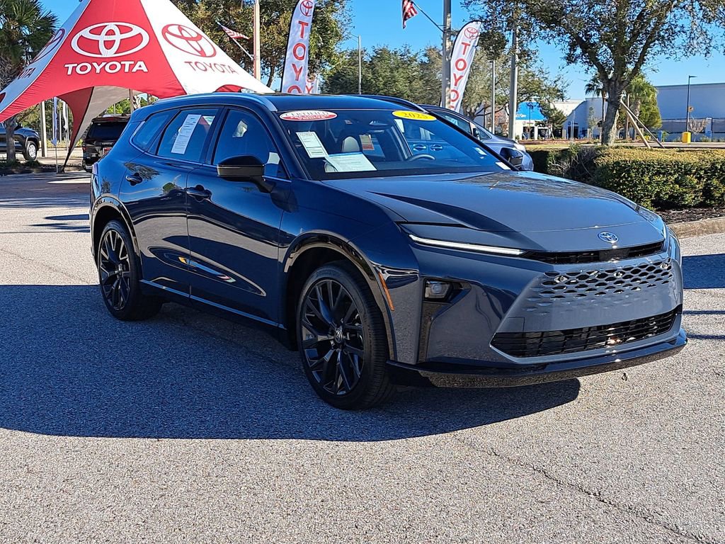 Certified 2025 Toyota Crown Signia image 2