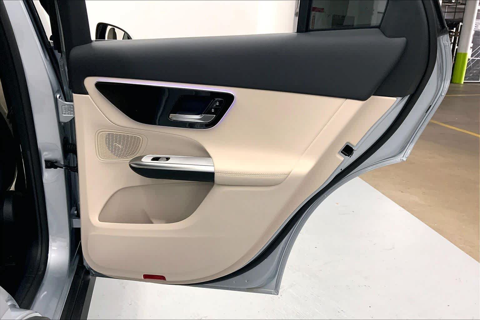 Used 2026 Mercedes-Benz GLC 300 image 12