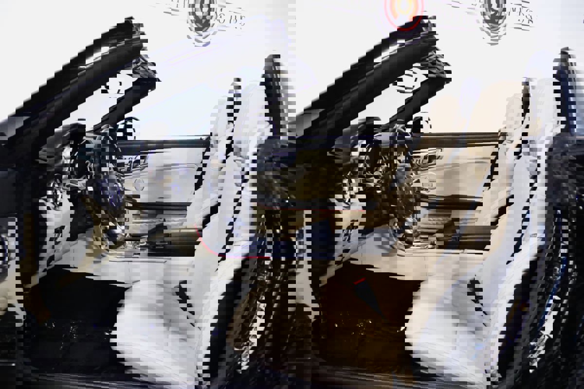 Used 2017 Mercedes-Benz SLC 300 image 41